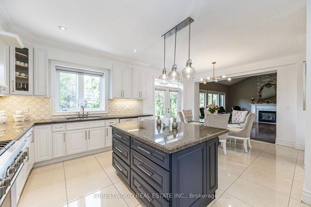 138 Winston Park Blvd, House detached with 4 bedrooms, 4 bathrooms and 6 parking in Toronto ON | Image 4