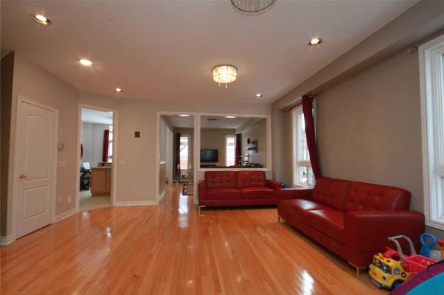 3582 Fountain Park Ave, House detached with 5 bedrooms, 3 bathrooms and 2 parking in Mississauga ON | Image 4