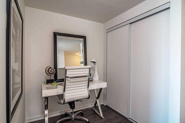 1610e - 36 Lisgar St, Condo with 1 bedrooms, 1 bathrooms and 0 parking in Toronto ON | Image 2
