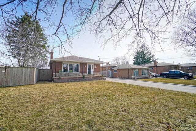 665 Tennyson Ave, House detached with 3 bedrooms, 2 bathrooms and 9 parking in Oshawa ON | Image 30