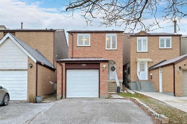 109 Spyglass Hill Rd, House detached with 3 bedrooms, 1 bathrooms and 3 parking in Vaughan ON | Image 1
