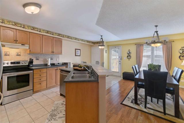 195 America Ave, House attached with 3 bedrooms, 3 bathrooms and 2 parking in Vaughan ON | Image 11