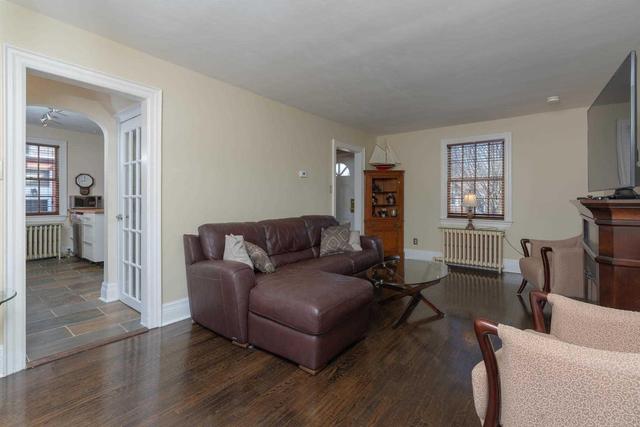 109 Mill St S, House detached with 2 bedrooms, 2 bathrooms and 4 parking in Brampton ON | Image 6
