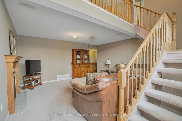 27 White Elm Rd, House detached with 2 bedrooms, 2 bathrooms and 2 parking in Barrie ON | Image 9