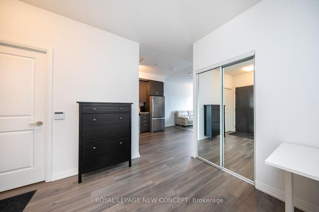 566 - 60 Ann O'reilly Rd, Condo with 1 bedrooms, 1 bathrooms and 1 parking in Toronto ON | Image 2