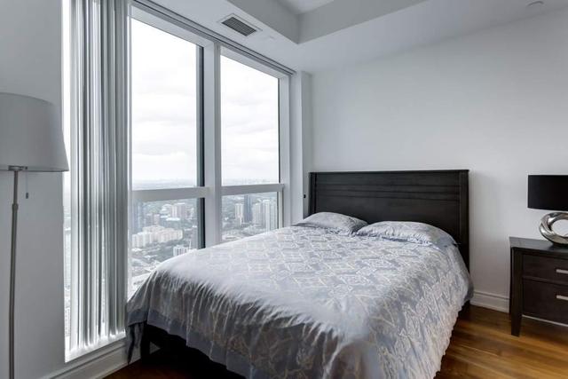 7101 - 388 Yonge St, Condo with 2 bedrooms, 2 bathrooms and 0 parking in Toronto ON | Image 3