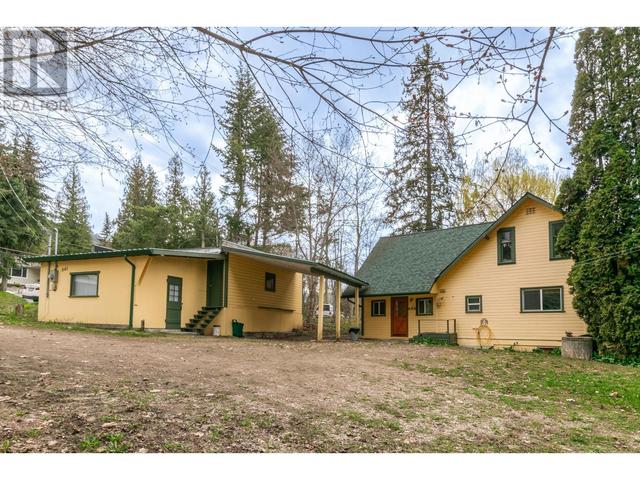 841 Foothill Road Sw, House detached with 3 bedrooms, 2 bathrooms and 2 parking in Salmon Arm BC | Image 46