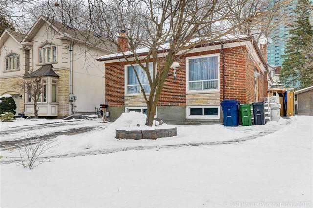 9 Kensington Ave, House detached with 4 bedrooms, 3 bathrooms and 4 parking in Toronto ON | Image 2