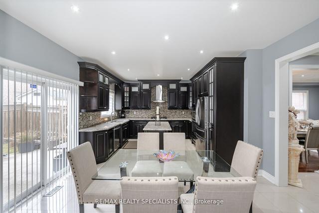 32 Rathmore St, House detached with 4 bedrooms, 5 bathrooms and 6 parking in Brampton ON | Image 5