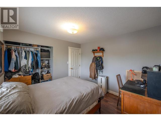 166 Heather Place, House detached with 5 bedrooms, 3 bathrooms and 2 parking in Penticton BC | Image 38