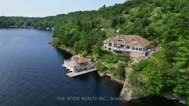 2189 Muskoka Rd 118 W Rd W, House detached with 3 bedrooms, 8 bathrooms and 10 parking in Muskoka Lakes ON | Image 1