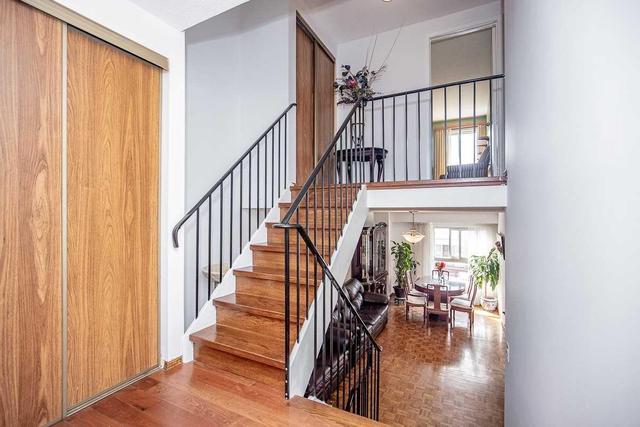 164 Bellefontaine St, House attached with 5 bedrooms, 4 bathrooms and 4 parking in Toronto ON | Image 11