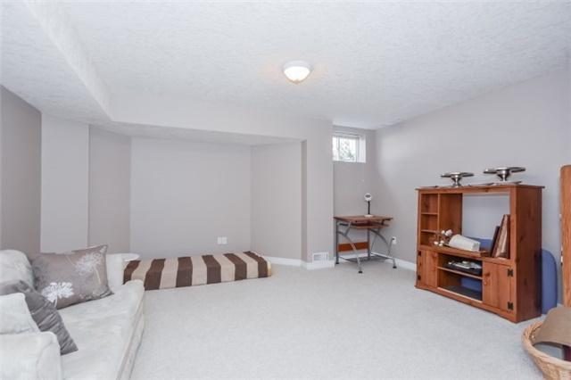 81 Terraview Cres, House attached with 3 bedrooms, 3 bathrooms and 2 parking in Guelph ON | Image 16
