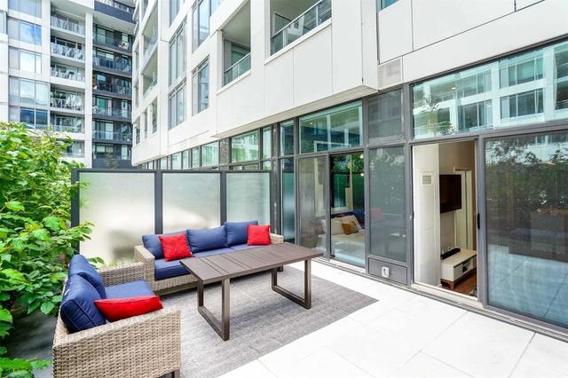 215 - 27 Bathurst St, Condo with 2 bedrooms, 2 bathrooms and 1 parking in Toronto ON | Image 15