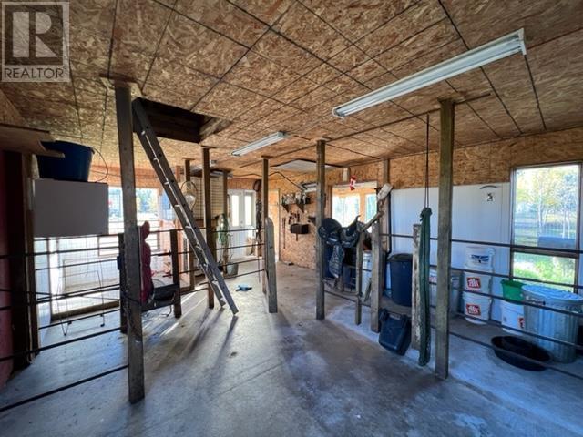 Absolutely AMAZING barn | Image 46