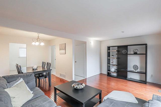 801 Military Tr, Townhouse with 3 bedrooms, 3 bathrooms and 1 parking in Toronto ON | Image 9