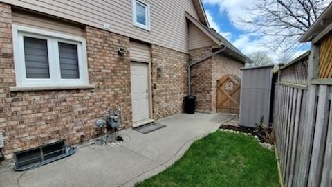 bsmt - 22 Amblecote Pl, Condo with 1 bedrooms, 1 bathrooms and 1 parking in Hamilton ON | Image 5