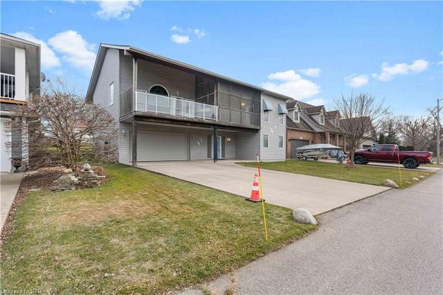 4128 Bridgewater Street, House detached with 4 bedrooms, 2 bathrooms and 4 parking in Niagara Falls ON | Image 12