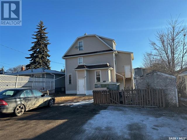 1046 Main Street N, House detached with 7 bedrooms, 4 bathrooms and null parking in Moose Jaw SK | Image 19
