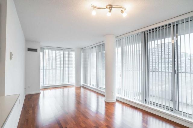 1026 - 111 Elizabeth St, Condo with 1 bedrooms, 1 bathrooms and 1 parking in Toronto ON | Image 6
