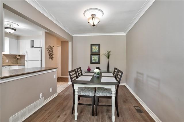 2402 Belyea St, House semidetached with 3 bedrooms, 2 bathrooms and 5 parking in Oakville ON | Image 7