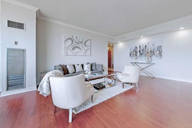 826 - 326 Major Mackenzie Dr E, Condo with 2 bedrooms, 2 bathrooms and 3 parking in Richmond Hill ON | Image 35
