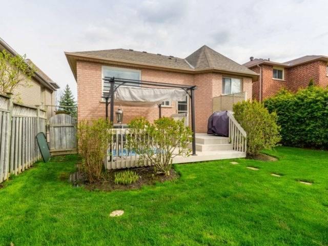 42 Royal Valley Dr, House detached with 2 bedrooms, 3 bathrooms and 2 parking in Caledon ON | Image 18