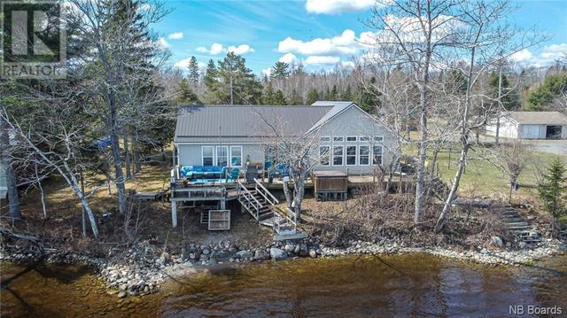 982 - 636 Route, House detached with 6 bedrooms, 4 bathrooms and null parking in Prince William NB | Image 5