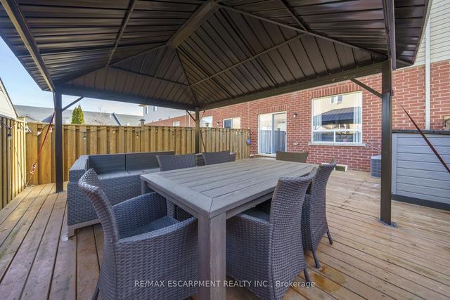 28 Serena Cres, House attached with 3 bedrooms, 4 bathrooms and 2 parking in Hamilton ON | Image 32