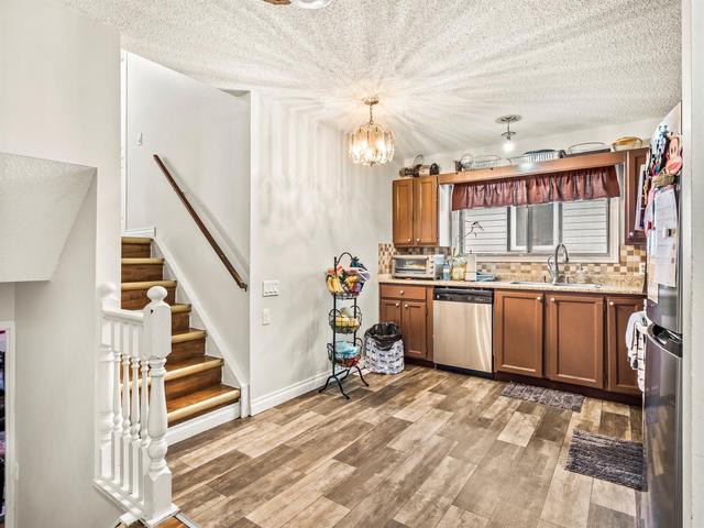 19 Whitlow Crescent Ne, House detached with 5 bedrooms, 2 bathrooms and 4 parking in Calgary AB | Image 5