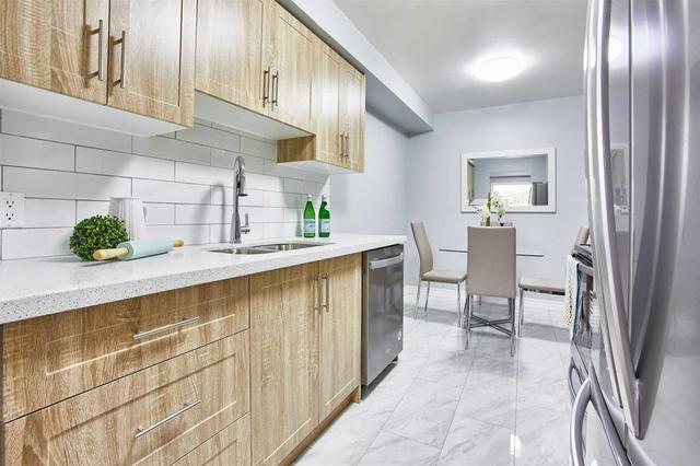 53 - 401 Sewells Rd, Townhouse with 3 bedrooms, 3 bathrooms and 2 parking in Toronto ON | Image 2