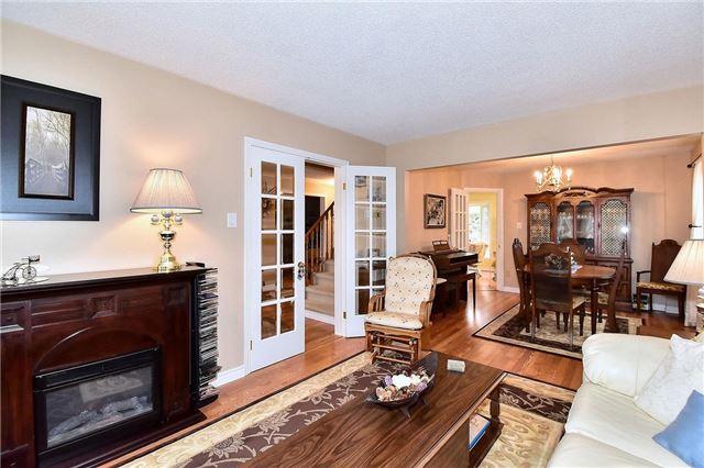 104 Lambeth Crt, House detached with 3 bedrooms, 3 bathrooms and 4 parking in Newmarket ON | Image 8