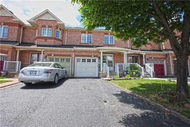 183 Checkerberry Cres, House attached with 3 bedrooms, 2 bathrooms and 2 parking in Brampton ON | Image 2