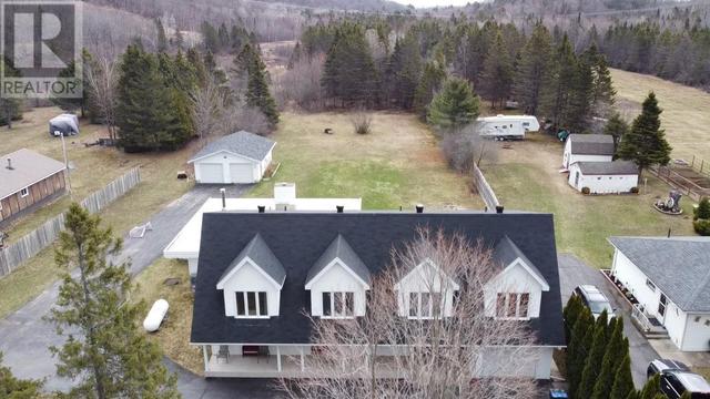 1110 Old Goulais Bay Rd, House detached with 7 bedrooms, 4 bathrooms and null parking in Sault Ste. Marie ON | Image 2