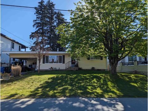 2136 Sherwood Crescent, House detached with 4 bedrooms, 2 bathrooms and 5 parking in Abbotsford BC | Card Image