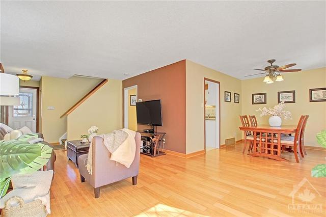 52 Tarquin Crescent, Townhouse with 3 bedrooms, 2 bathrooms and 4 parking in Ottawa ON | Image 8