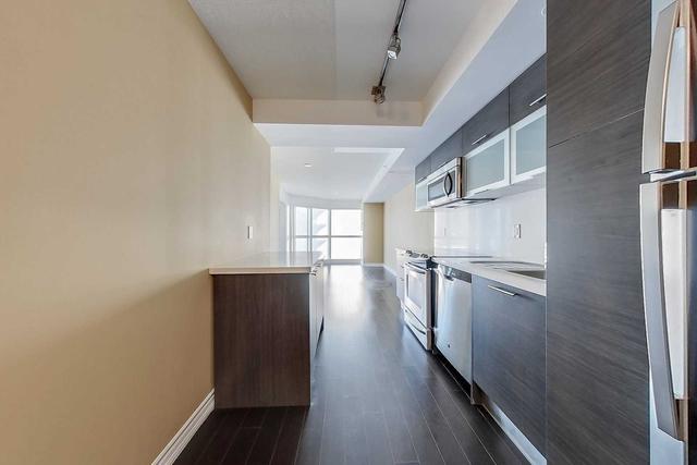 824 - 386 Yonge St N, Condo with 2 bedrooms, 2 bathrooms and 0 parking in Toronto ON | Image 12