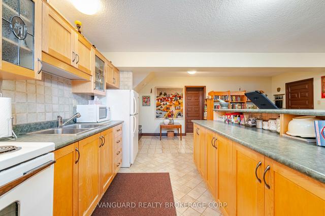 15 Eldorado Crt, House detached with 3 bedrooms, 2 bathrooms and 6 parking in Toronto ON | Image 26