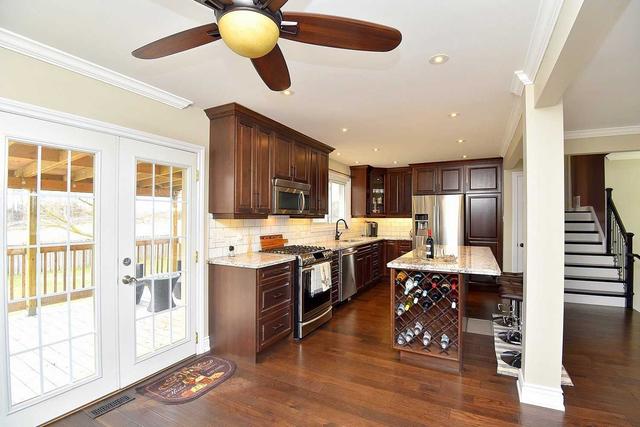 48 Valerie Crt, House detached with 3 bedrooms, 2 bathrooms and 6 parking in Cambridge ON | Image 6