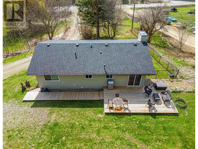 6823 Charleson Road, House detached with 4 bedrooms, 2 bathrooms and null parking in Columbia Shuswap F BC | Image 31