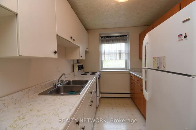 402 - 9 Grant Blvd, Condo with 2 bedrooms, 1 bathrooms and 1 parking in Hamilton ON | Image 7