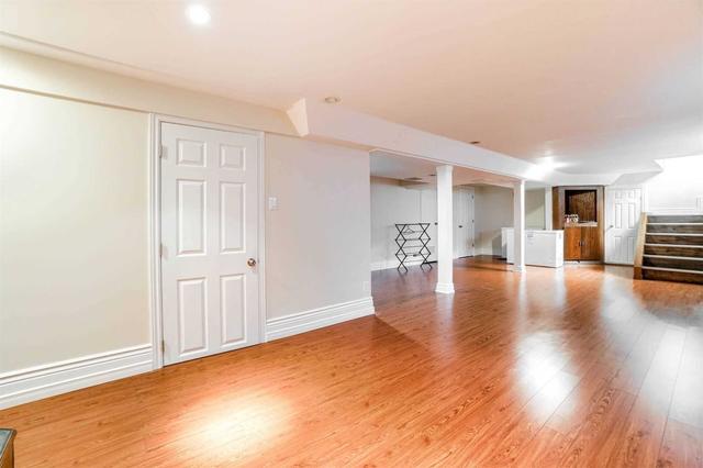 407 Princess Anne Crt, House detached with 3 bedrooms, 2 bathrooms and 6 parking in Oakville ON | Image 15