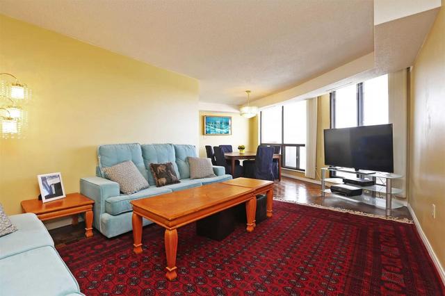 1003 - 150 Neptune Dr, Condo with 3 bedrooms, 2 bathrooms and 1 parking in Toronto ON | Image 2