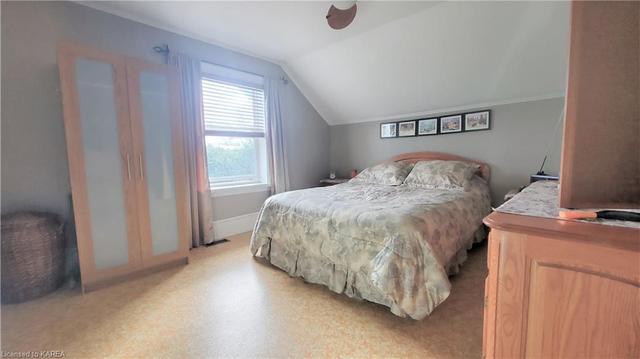 2917 Dixon Road, House detached with 2 bedrooms, 2 bathrooms and 5 parking in South Frontenac ON | Image 17
