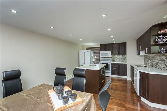100 - 180 Mississauga Valley Blvd, Townhouse with 4 bedrooms, 3 bathrooms and 1 parking in Mississauga ON | Image 5