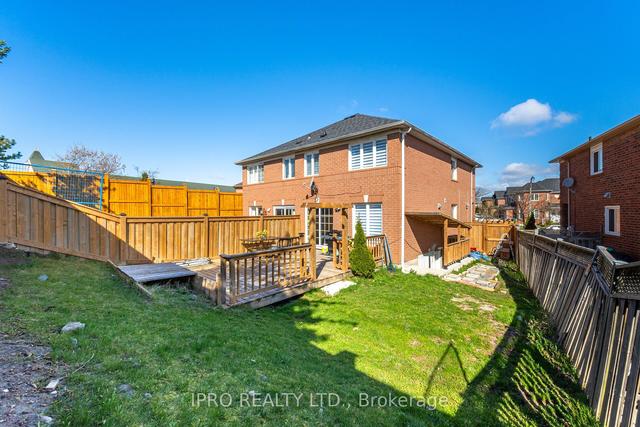 30 Mount Ranier Cres, House semidetached with 4 bedrooms, 4 bathrooms and 4 parking in Brampton ON | Image 35