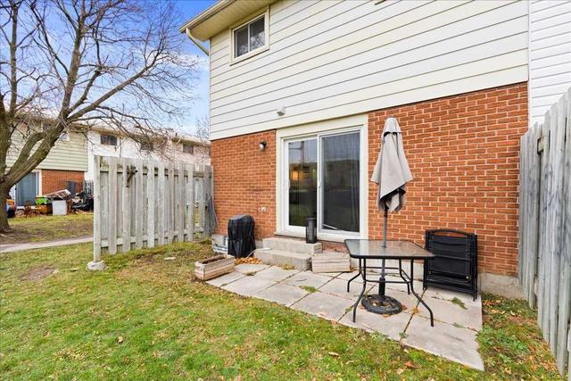 a - 209 North Park St, Townhouse with 4 bedrooms, 2 bathrooms and 1 parking in Belleville ON | Image 15