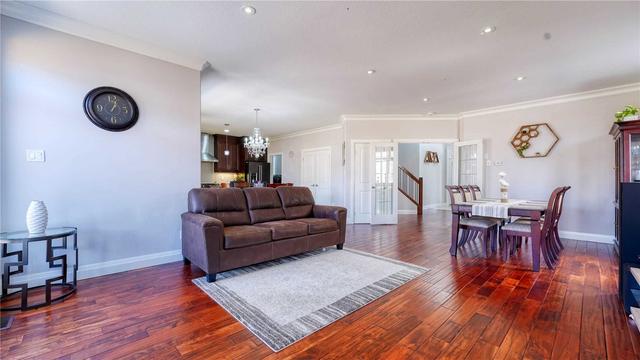 1089 Eagletrace Dr, House detached with 4 bedrooms, 2 bathrooms and 4 parking in London ON | Image 5