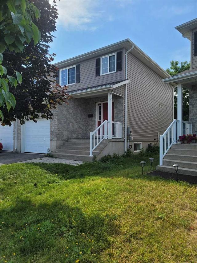 36 Karlee Crt, House semidetached with 3 bedrooms, 2 bathrooms and 3 parking in Kingston ON | Image 1