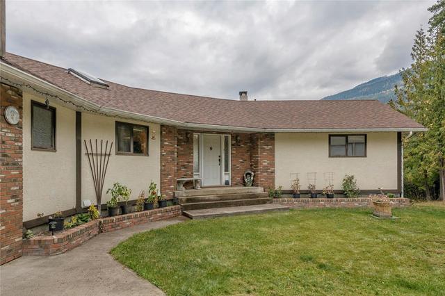92 Davy Road, House detached with 3 bedrooms, 4 bathrooms and 9 parking in North Okanagan F BC | Image 7